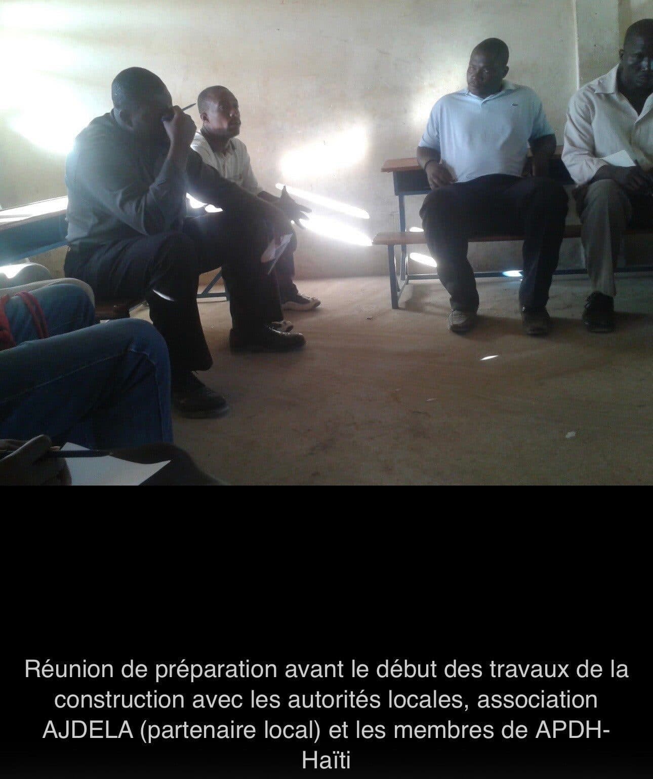 Réunion de préparation avec les autorités locales, l'association partenaire AJDELA et les membres d'APDH-Haïti