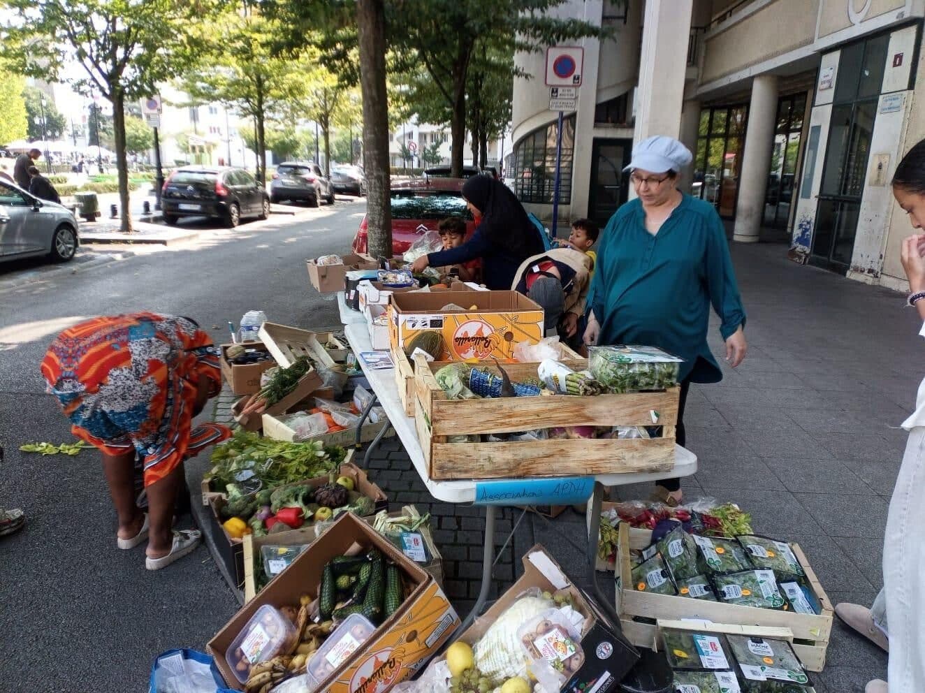 Distribution alimentaire d'APDH à Drancy - photo 9