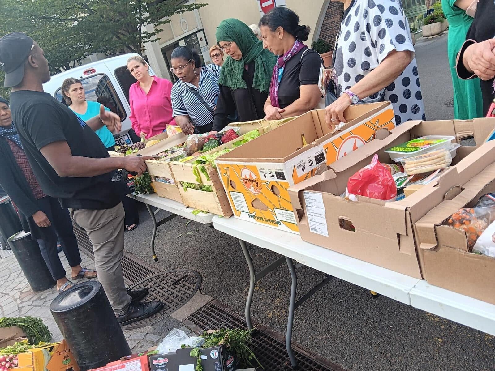 Distribution alimentaire d'APDH à Drancy - photo 15