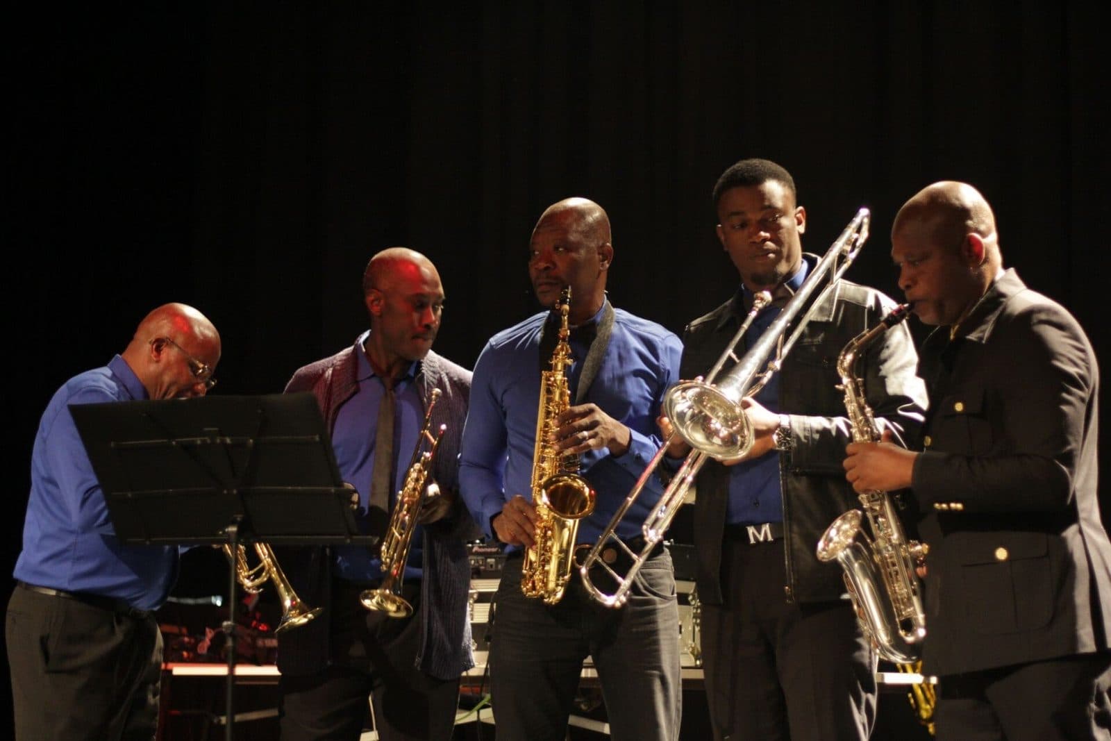 Musiciens sur scène lors de la soirée APDH Birthday