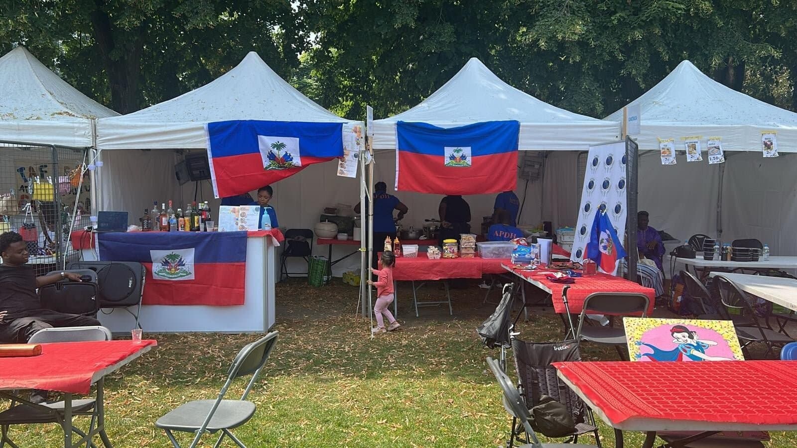 Bénévoles d'APDH lors d'un événement solidaire